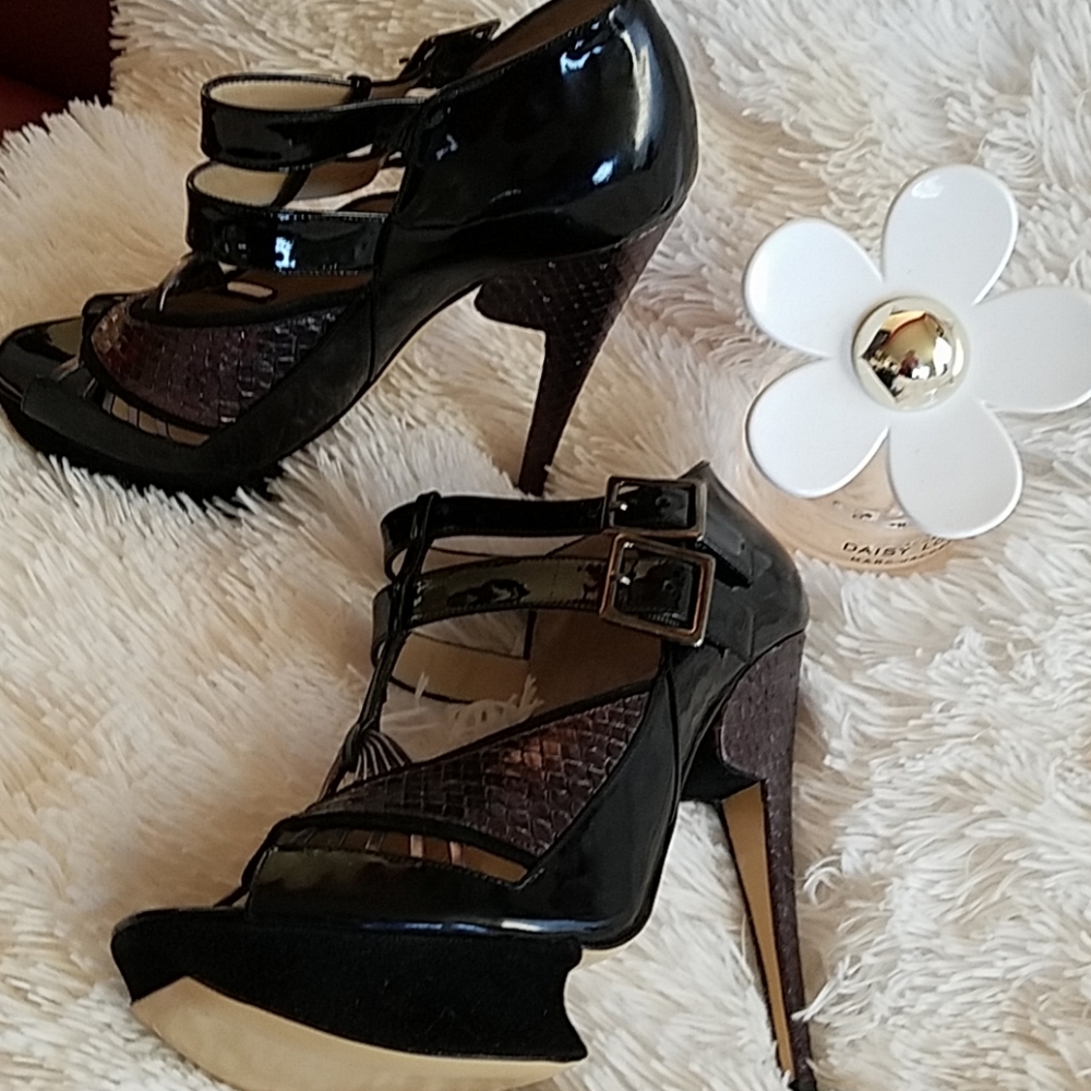 Shoes - Picture 3 of 5